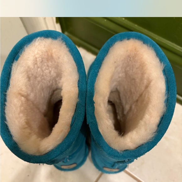 Bearpaw Suede Boots - Picture 3 of 4